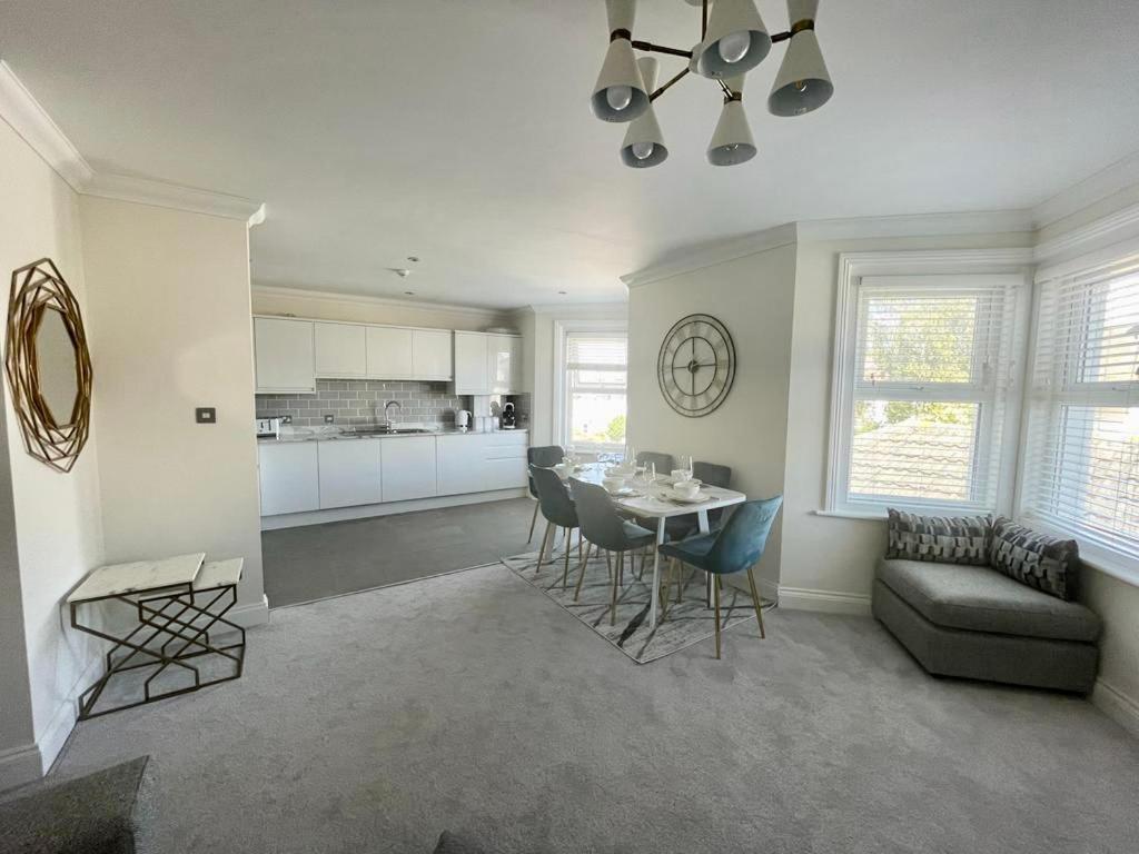 Exquisite Apartment, Stone Throw From The Beach Bournemouth Dış mekan fotoğraf